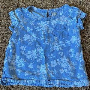 Super Soft Faded Denim coloring with Floral Detail Tee Girls Size 4/5